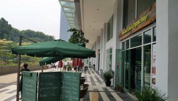 Hohoemi  Cafe & Organic Shop
