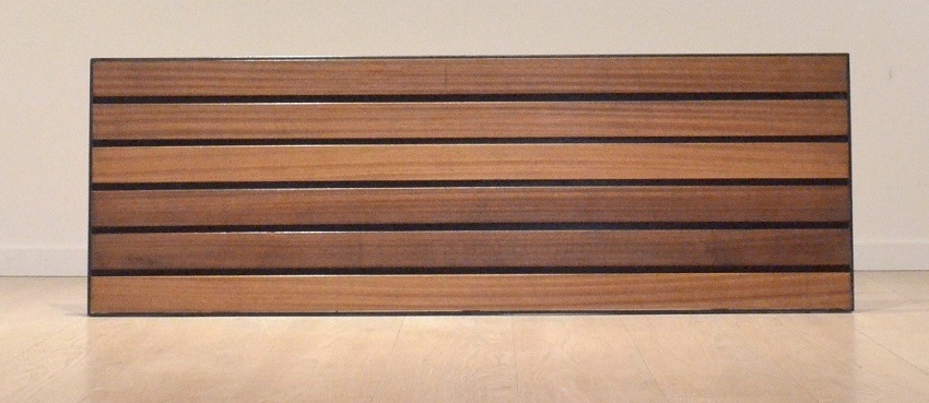 minimalist-bench-in-mahogany-and-metal